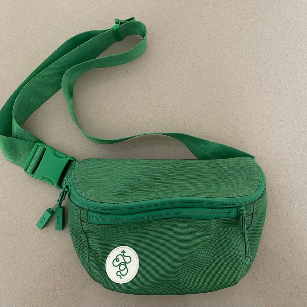 Baboon to the Moon Green Fanny Pack 3L